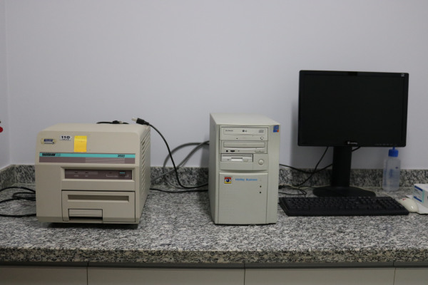 Sistema completo de termoluminescência marca Harshaw modelo TLD 3500.JPG